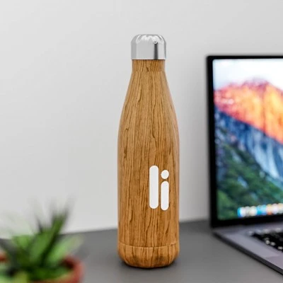 Creating Bespoke Custom Water Bottles with Flair